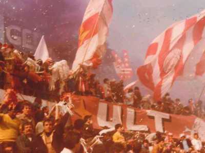 Volendo poi passare a notizie pi� leggere e di �colore�, non si pu� non parlare allora del 1976, anno che vide la nascita ufficiale degli Ultras, fondati da Franco Marvulli detto �Florio�. Il gruppo di tifosi debutter� nella curva nord dello Stadio della Vittoria nel campionato di serie C 1976/77